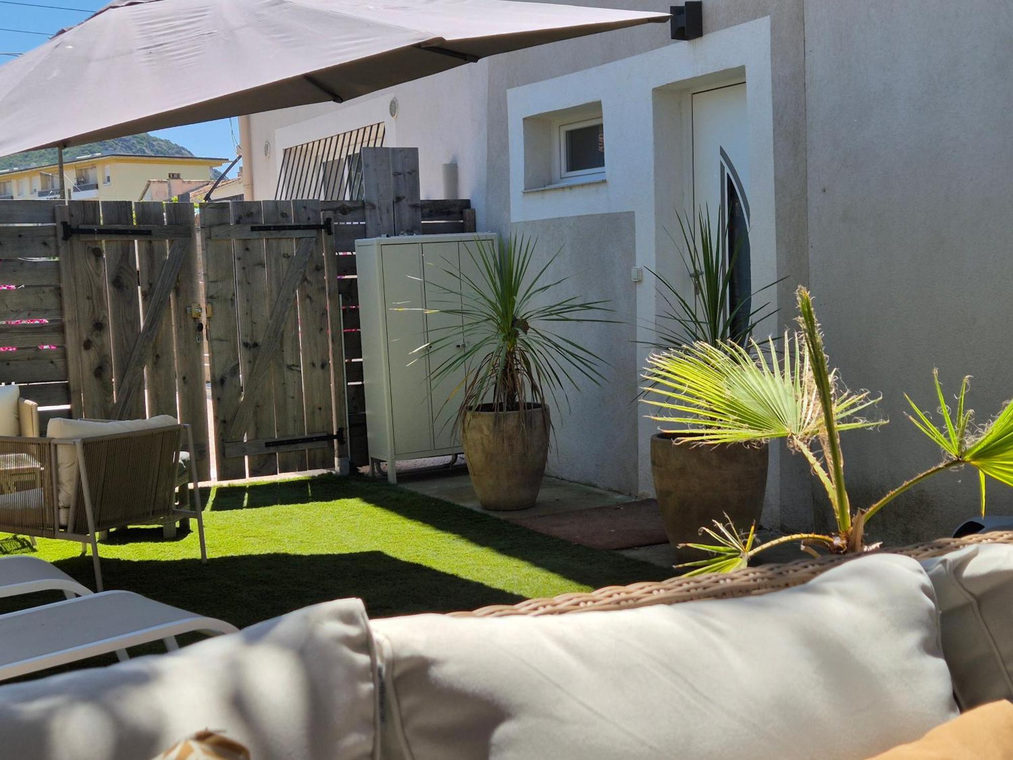 Magnifique Appartement 2 Chambres Avec 50 M2 De Jardin Privatif La Crau Εξωτερικό φωτογραφία